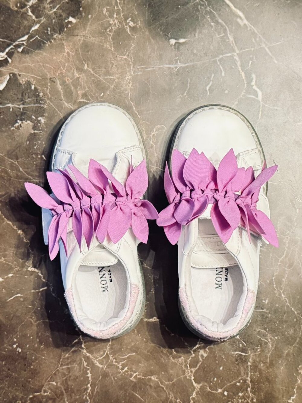 MONA LISA GIRL'S WHITE LEATHER SNEAKERS WITH LAVENDER PETALS, LOOP & HOOK